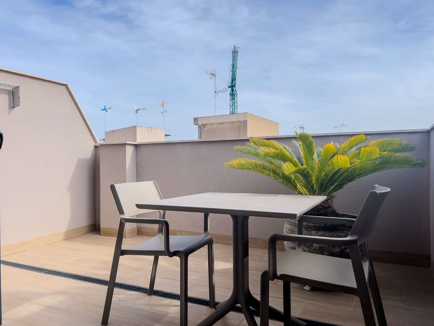 ATEMBERAUBENDES PENTHOUSE IM HERZEN VON TORREVIEJA MIT PRIVATEM SOLARIUM UND GARAGENPLATZ