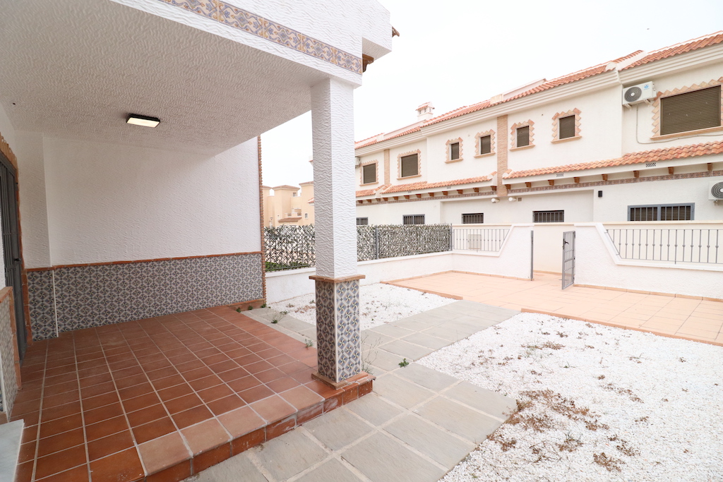 MAISON DE VILLE EN DUPLEX RÉNOVÉE À RESIDENCIAL VILLA MARÍA, SAN MIGUEL DE SALINAS