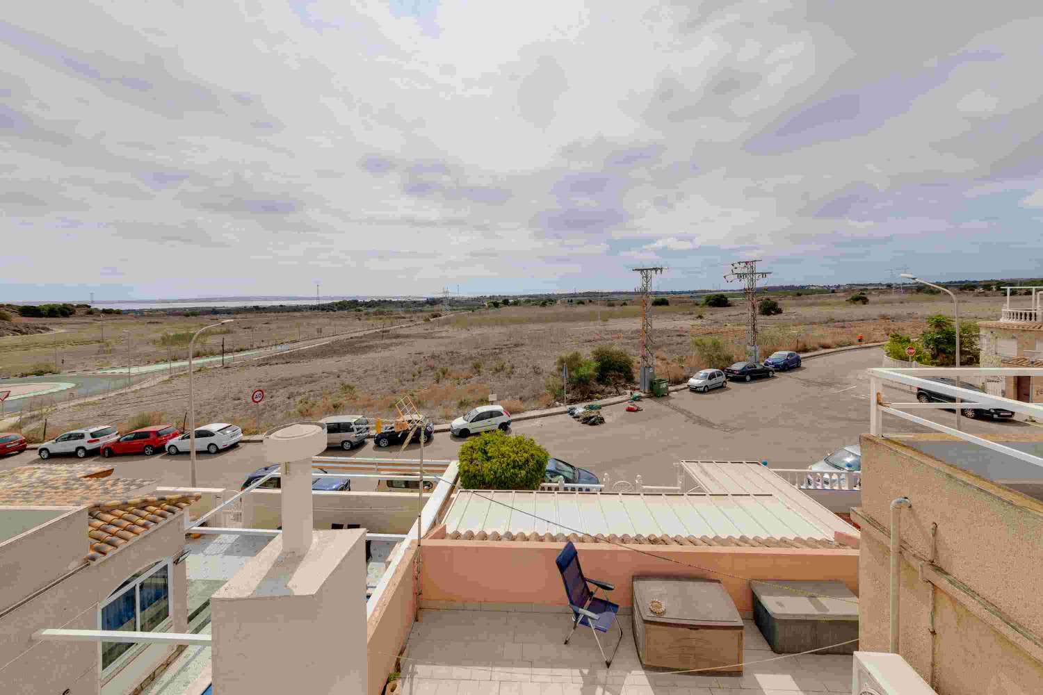 ATEMBERAUBENDES ZWEISTÖCKIGES HAUS MIT SOLARIUM IN SAN MIGUEL DE SALINAS