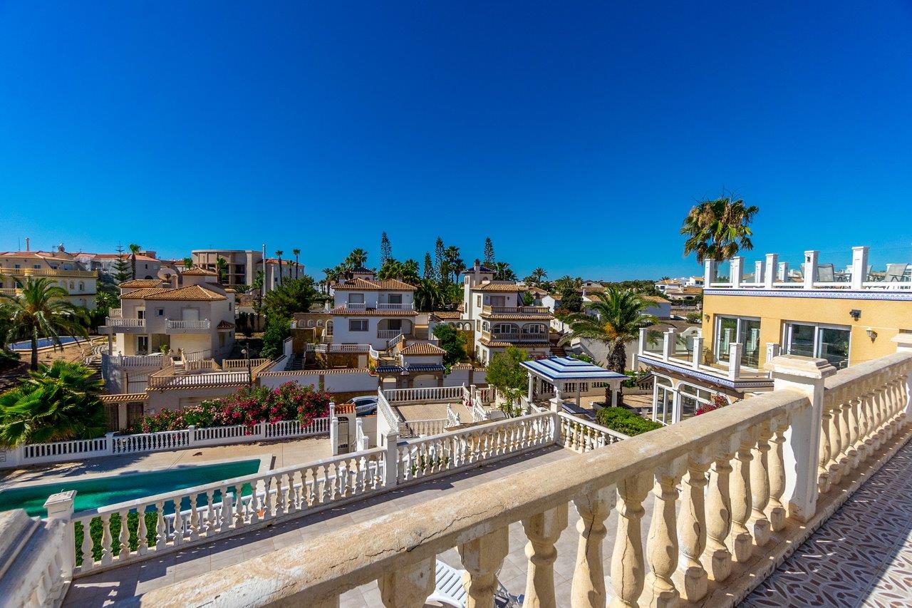 Вілла на продаж в Playa Flamenca (Orihuela)