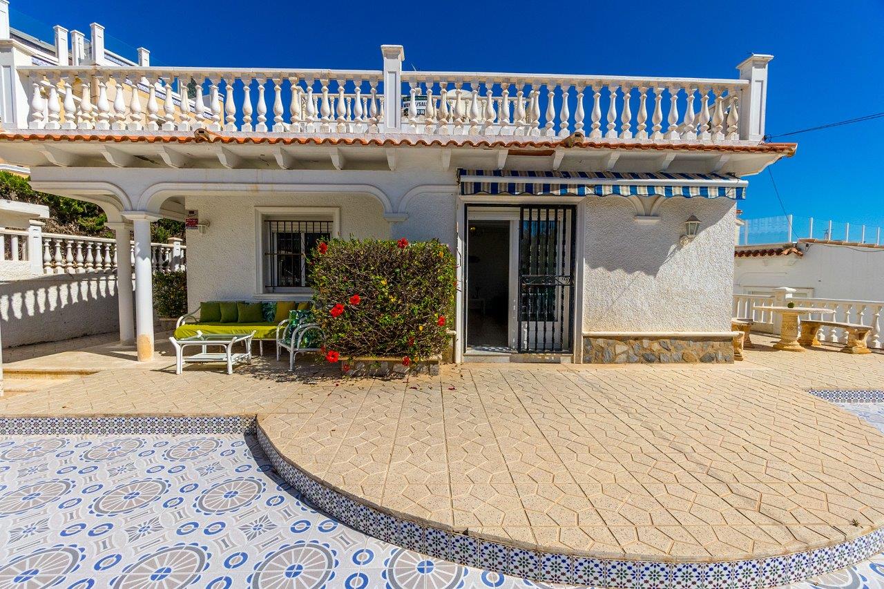 Вілла на продаж в Playa Flamenca (Orihuela)