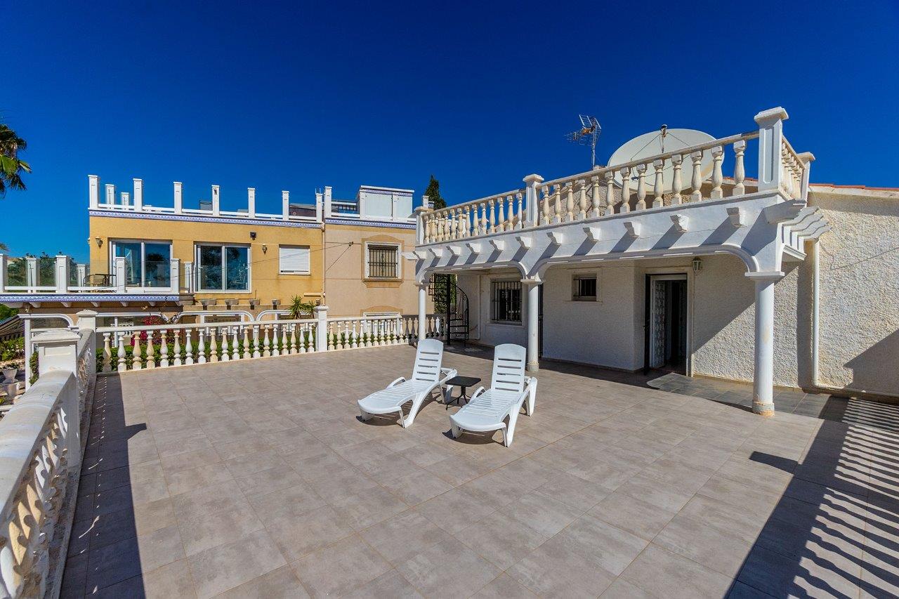 Villa til salgs til Playa Flamenca (Orihuela)