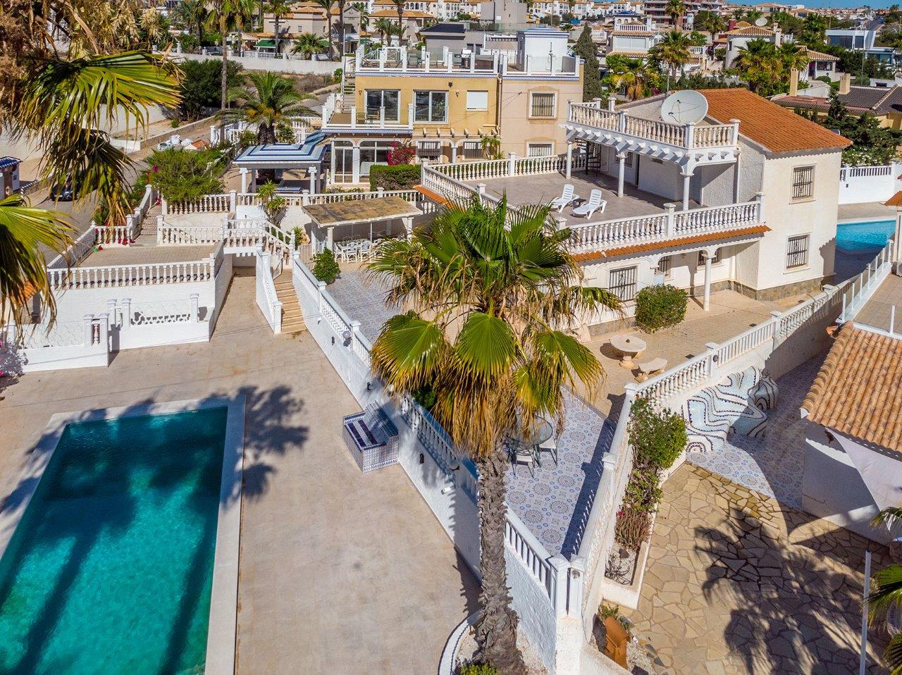 EXQUISE VILLA EN BORD DE MER À PLAYA FLAMENCA, ORIHUELA COSTA !