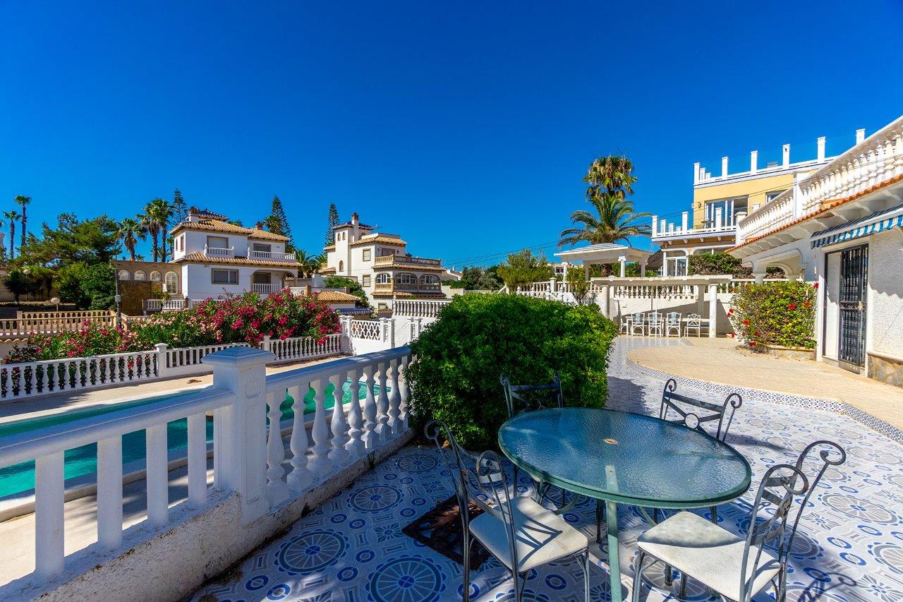 EXQUISITE BEACHFRONT VILLA IN PLAYA FLAMENCA, ORIHUELA COSTA!