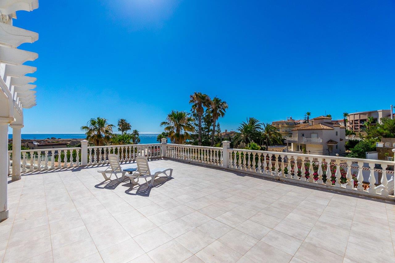 Villa myynnissä Playa Flamenca (Orihuela)