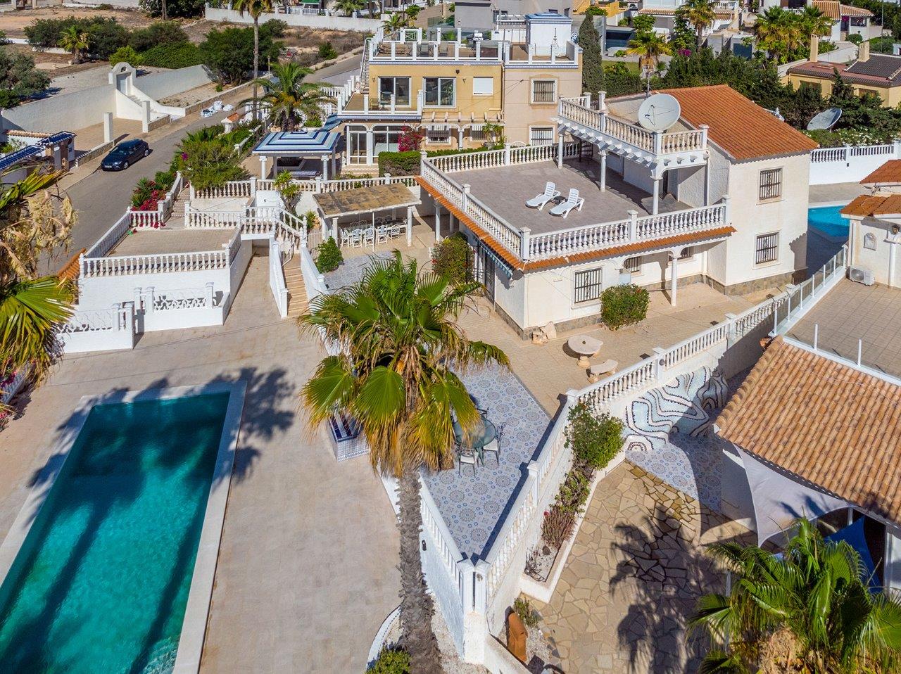 فيلا للبيع في Playa Flamenca (Orihuela)