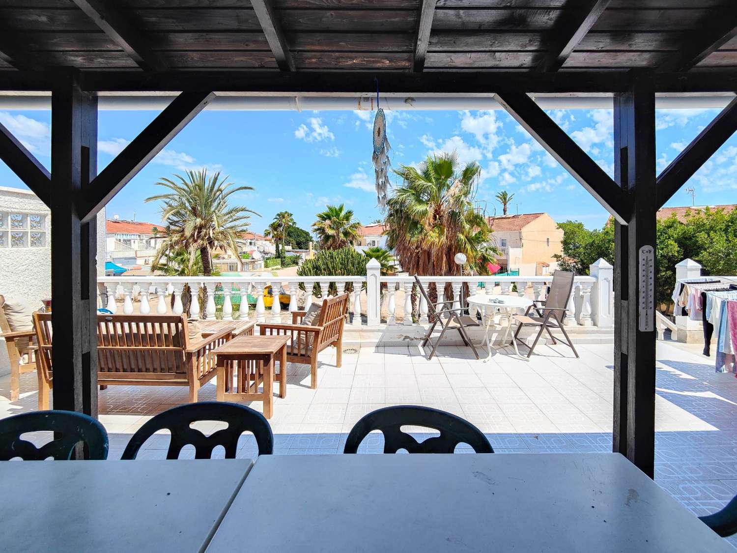 EXCEPTIONAL OPPORTUNITY! SPACIOUS RESTAURANT WITH THREE INDEPENDENT APARTMENTS IN TORRETA FLORIDA – TORREVIEJA