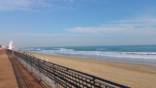 APARTAMENTO REFORMADO CON VISTAS DESPEJADAS Y AMPLIAS COMODIDADES A 15 MINUTOS DE LA PLAYA DE LA MATA