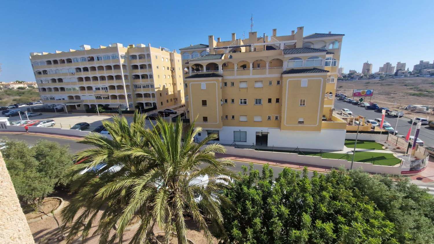 APPARTAMENTO RISTRUTTURATO CON VISTA LIBERA E AMPI SERVIZI A 15 MINUTI DALLA SPIAGGIA DI LA MATA