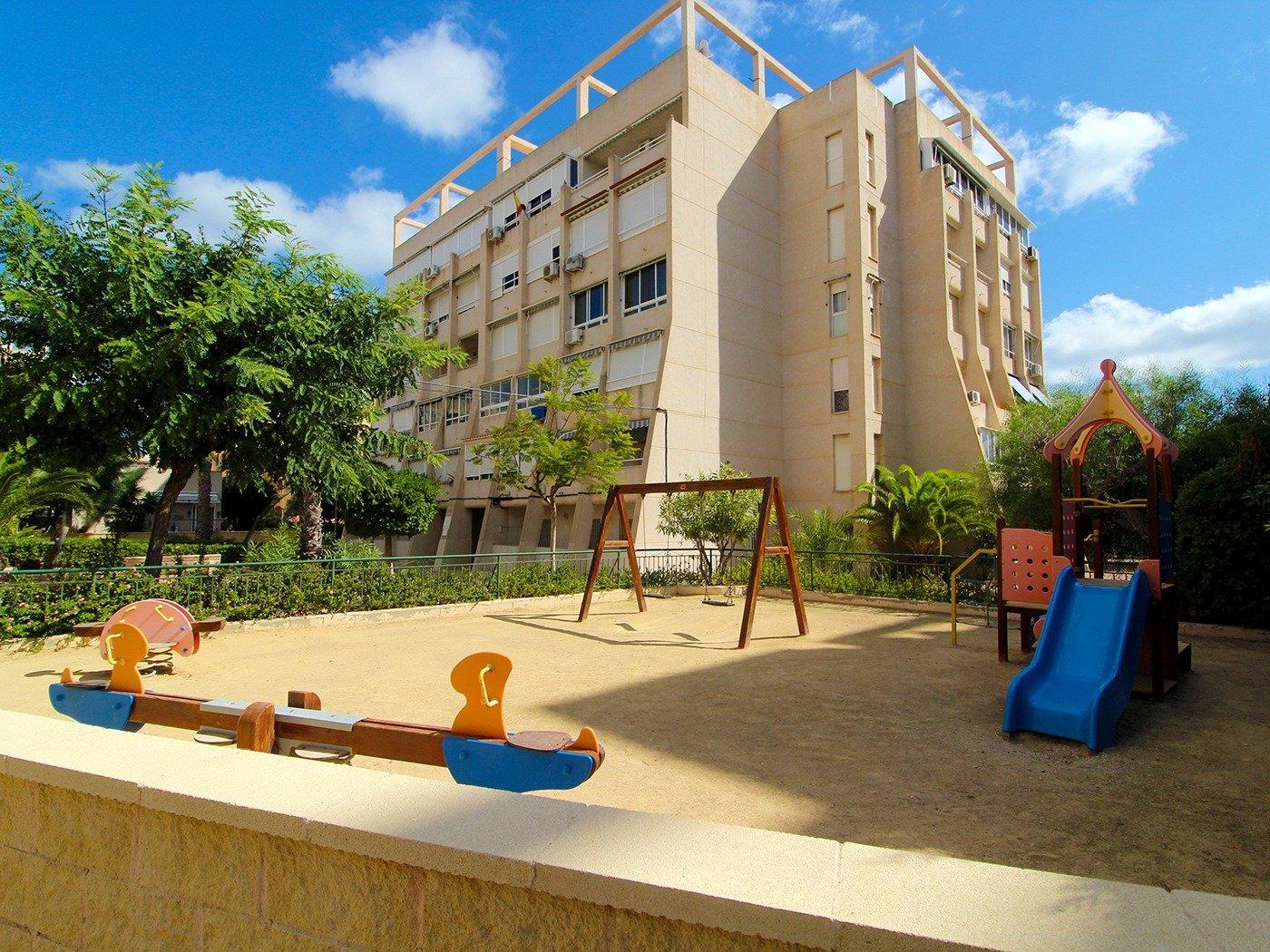 APPARTEMENT RÉNOVÉ AVEC VUE IMPRENABLE ET COMMODITÉS ÉTENDUES À 15 MINUTES DE LA PLAGE DE LA MATA