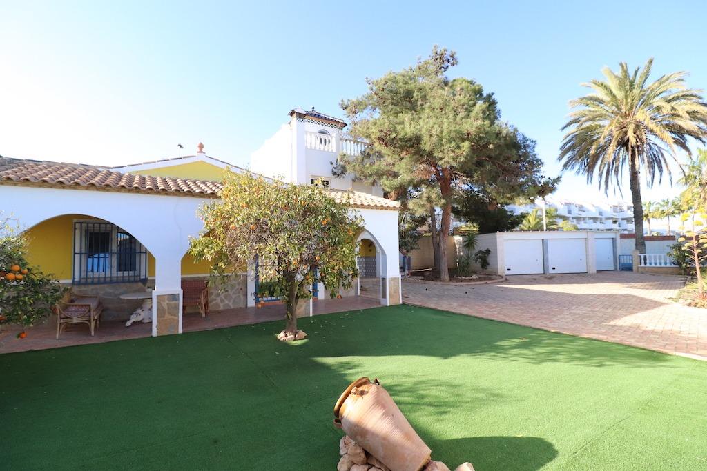 Villa til salg i Orihuela Costa