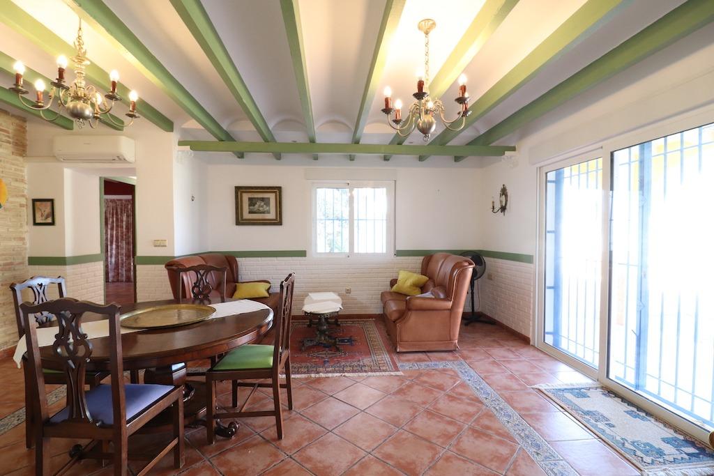 DETACHED VILLA IN VILLAMARTIN