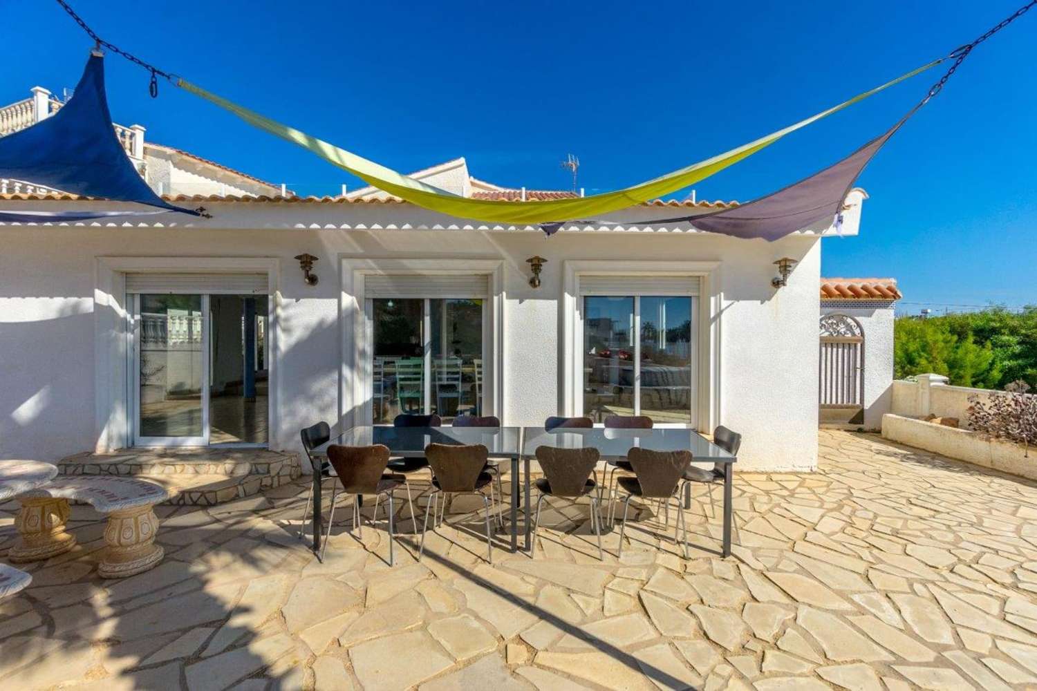 IMPRESIONANTE VILLA EN PRIMERA LÍNEA DE PLAYA EN PLAYA FLAMENCA CON PISCINA PRIVADA Y GRANDES VISTAS