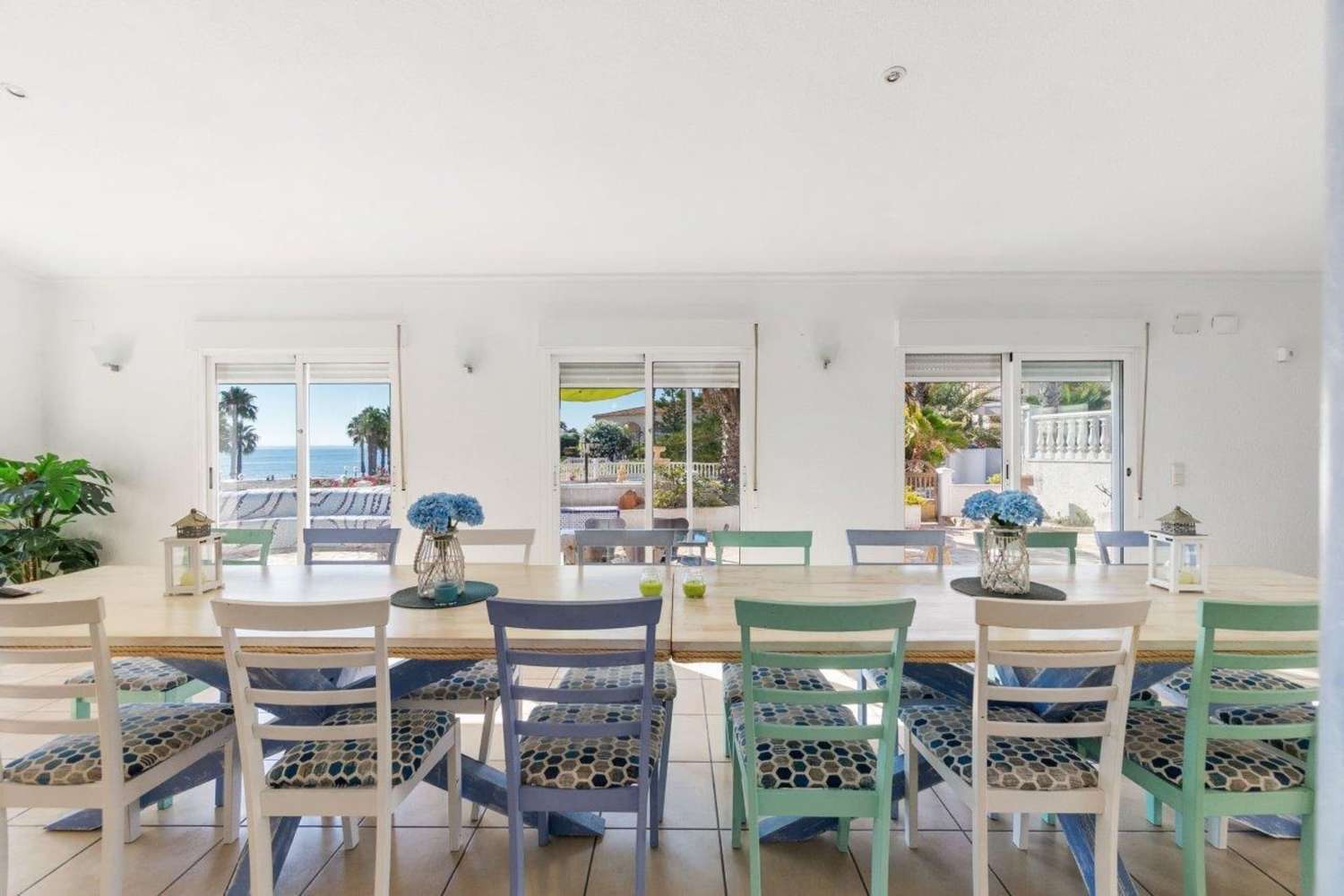 SUPERBE VILLA EN BORD DE MER À PLAYA FLAMENCA AVEC PISCINE PRIVÉE ET SUPERBES VUES