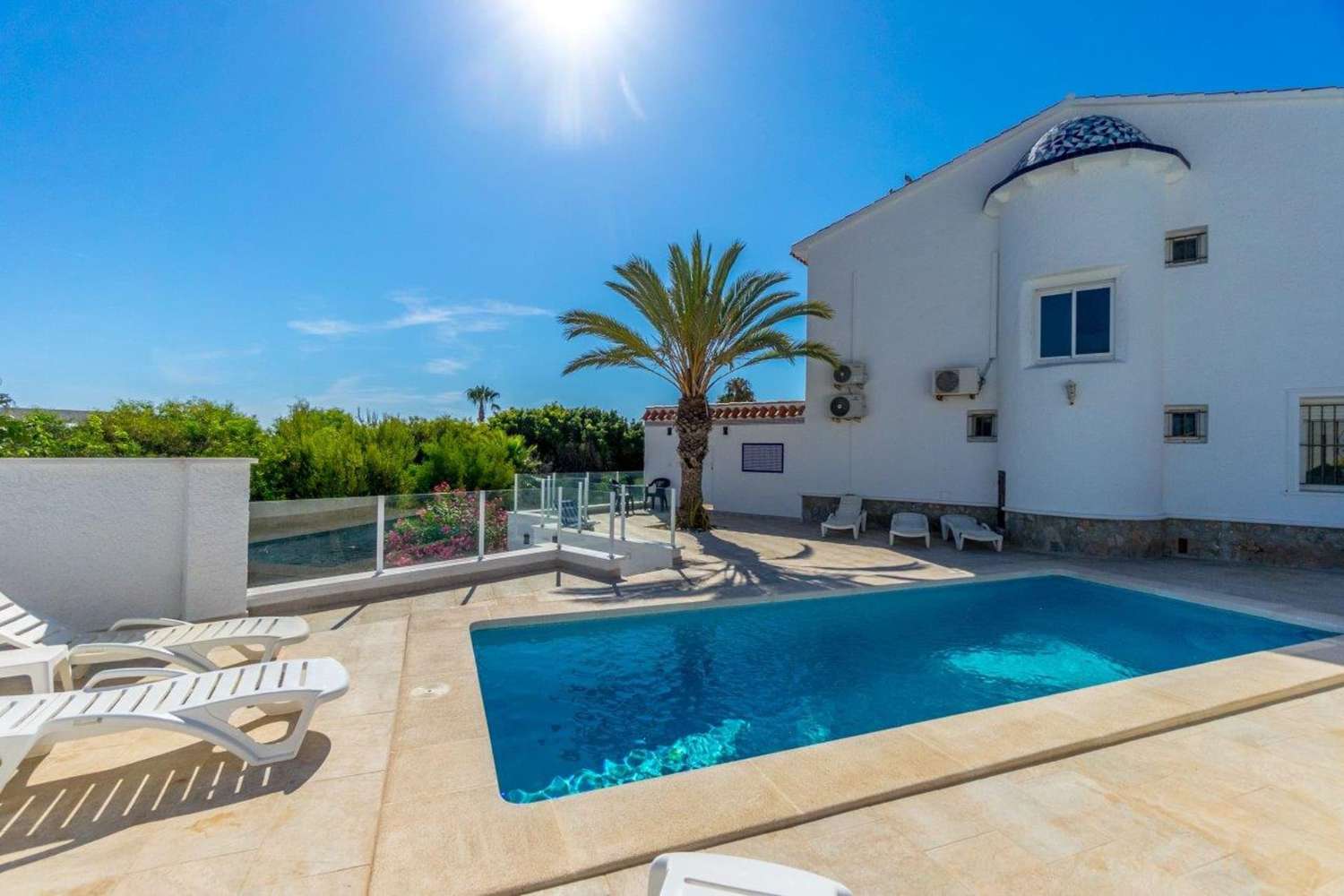 STUNNING BEACHFRONT VILLA IN PLAYA FLAMENCA WITH PRIVATE POOL AND GREAT VIEWS