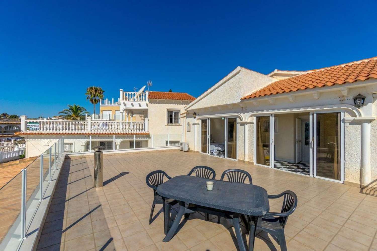 SUPERBE VILLA EN BORD DE MER À PLAYA FLAMENCA AVEC PISCINE PRIVÉE ET SUPERBES VUES