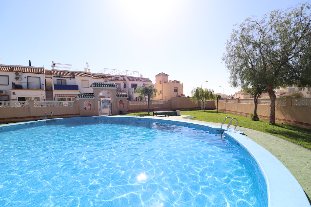 BUNGALOW DE CHARME À LA FLORIDA AVEC SOLARIUM PRIVÉ ET PISCINES COMMUNES