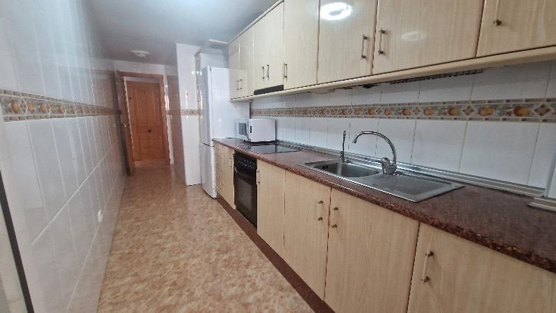 SPACIOUS CORNER APARTMENT 200M FROM PLAYA DEL CURA