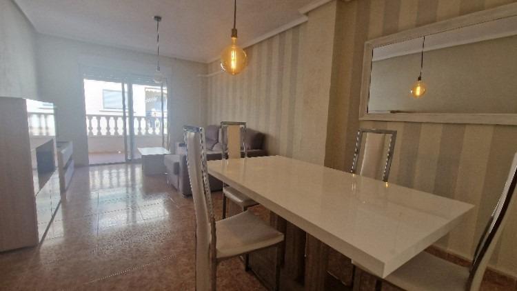 SPACIOUS CORNER APARTMENT 200M FROM PLAYA DEL CURA