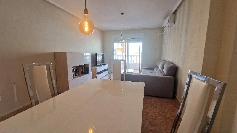 SPACIOUS CORNER APARTMENT 200M FROM PLAYA DEL CURA