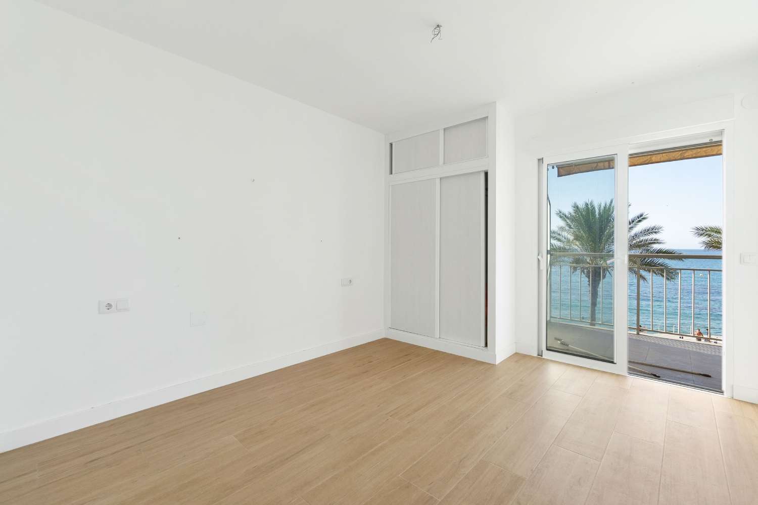 OPPORTUNITÉ EXCLUSIVE ! APPARTEMENT DE LUXE RÉNOVÉ AVEC VUE FRONTALE SUR PLAYA DEL CURA