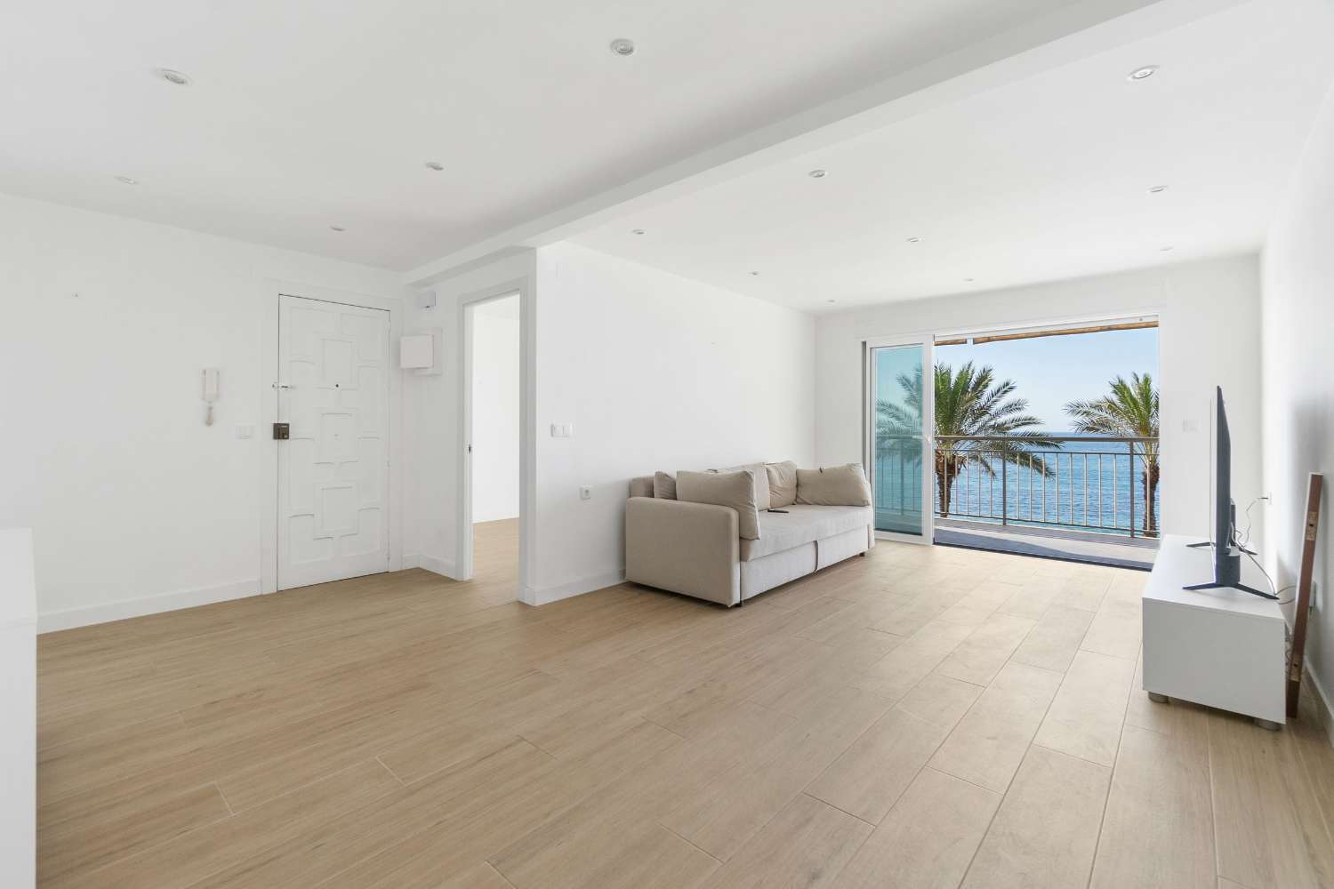 OPPORTUNITÉ EXCLUSIVE ! APPARTEMENT DE LUXE RÉNOVÉ AVEC VUE FRONTALE SUR PLAYA DEL CURA