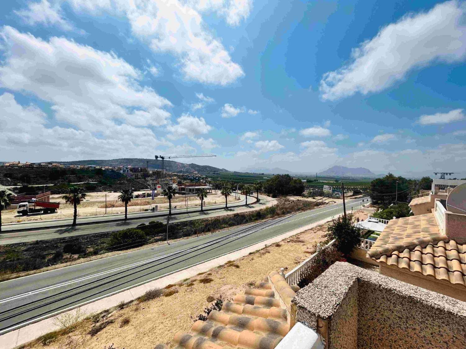 MAISON CONFORTABLE À ALGORFA AVEC SOLARIUM ET ABRI D’AUTO – 2 CHAMBRES ET 2 SALLES DE BAINS