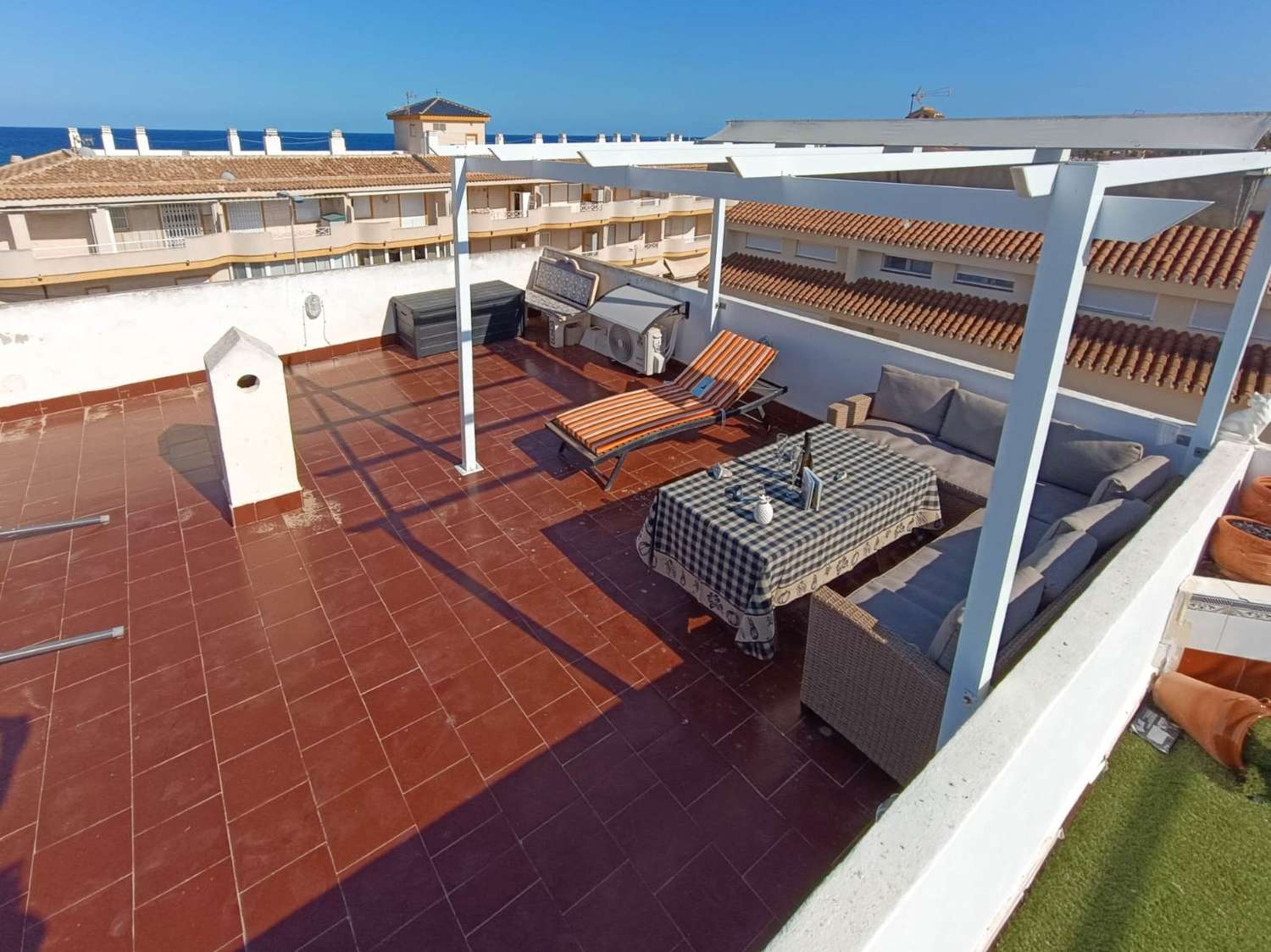 MAGNIFICENT PENTHOUSE WITH SOLARIUM IN LA VELETA BY THE SEA