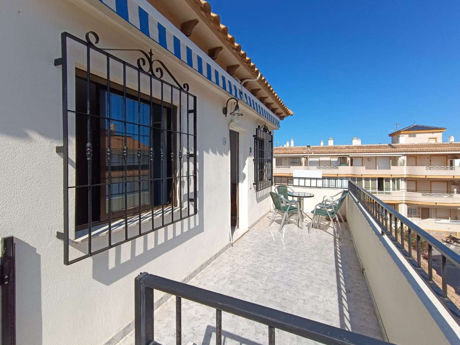 WUNDERSCHÖNES PENTHOUSE MIT SOLARIUM IN LA VELETA AM MEER