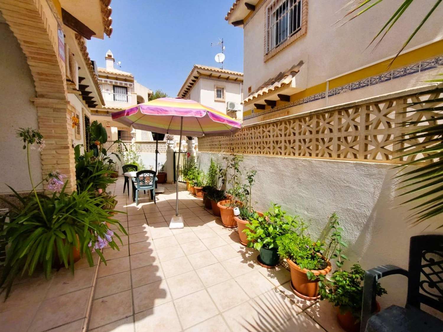 SEMI-DETACHED VILLA WITH TOURIST LICENSE 300M FROM THE SEA IN LOS FRUTALES!