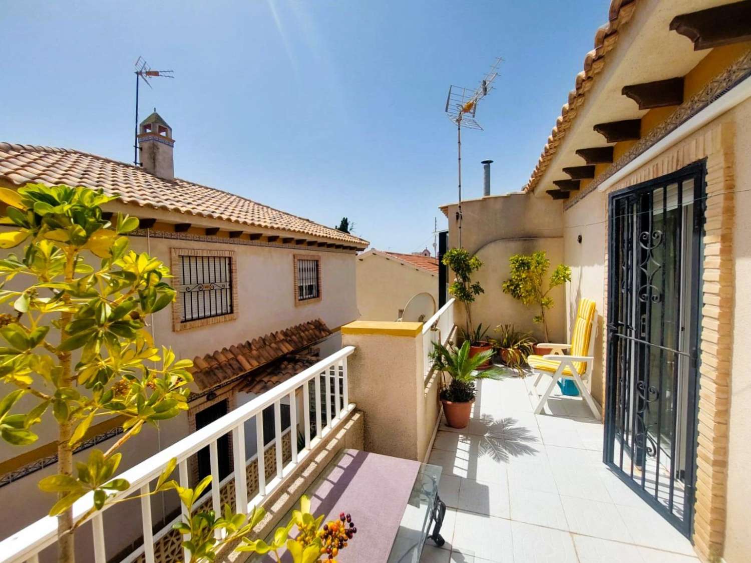 SEMI-DETACHED VILLA WITH TOURIST LICENSE 300M FROM THE SEA IN LOS FRUTALES!