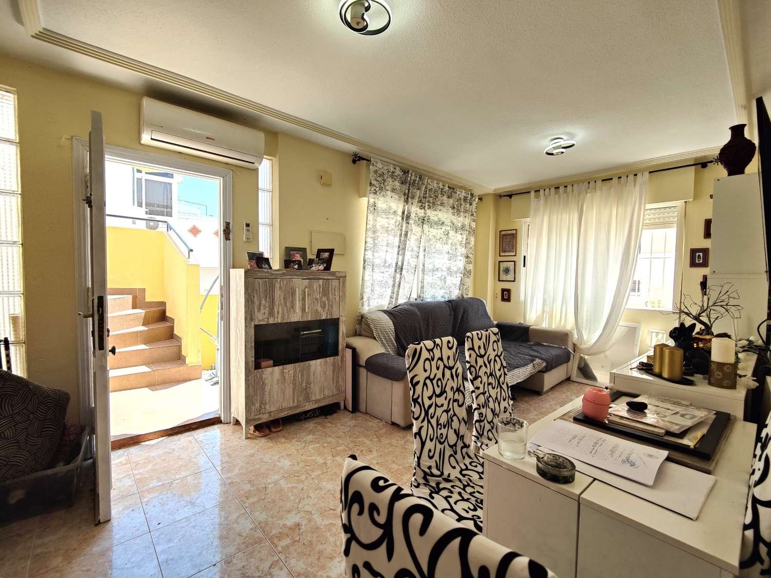 WONDERFUL SOUTH-EAST FACING TOWNHOUSE IN THE EXCLUSIVE MIRADOR DE LOS ALTOS, ORIHUELA COSTA