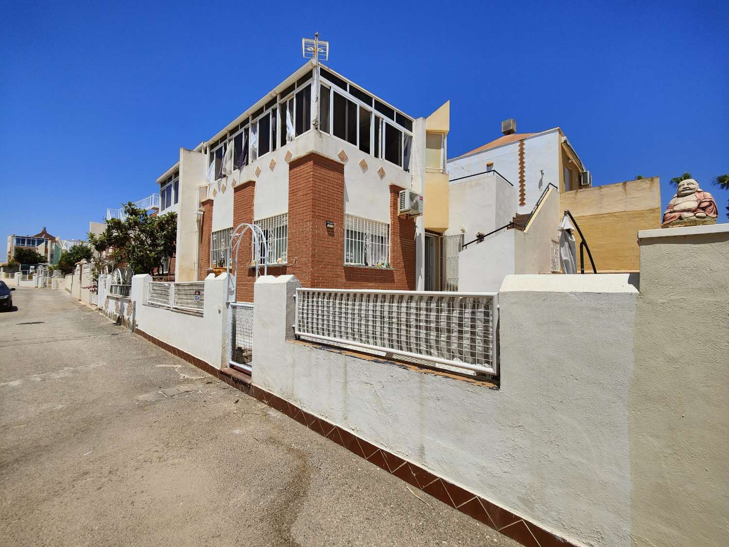 WONDERFUL SOUTH-EAST FACING TOWNHOUSE IN THE EXCLUSIVE MIRADOR DE LOS ALTOS, ORIHUELA COSTA