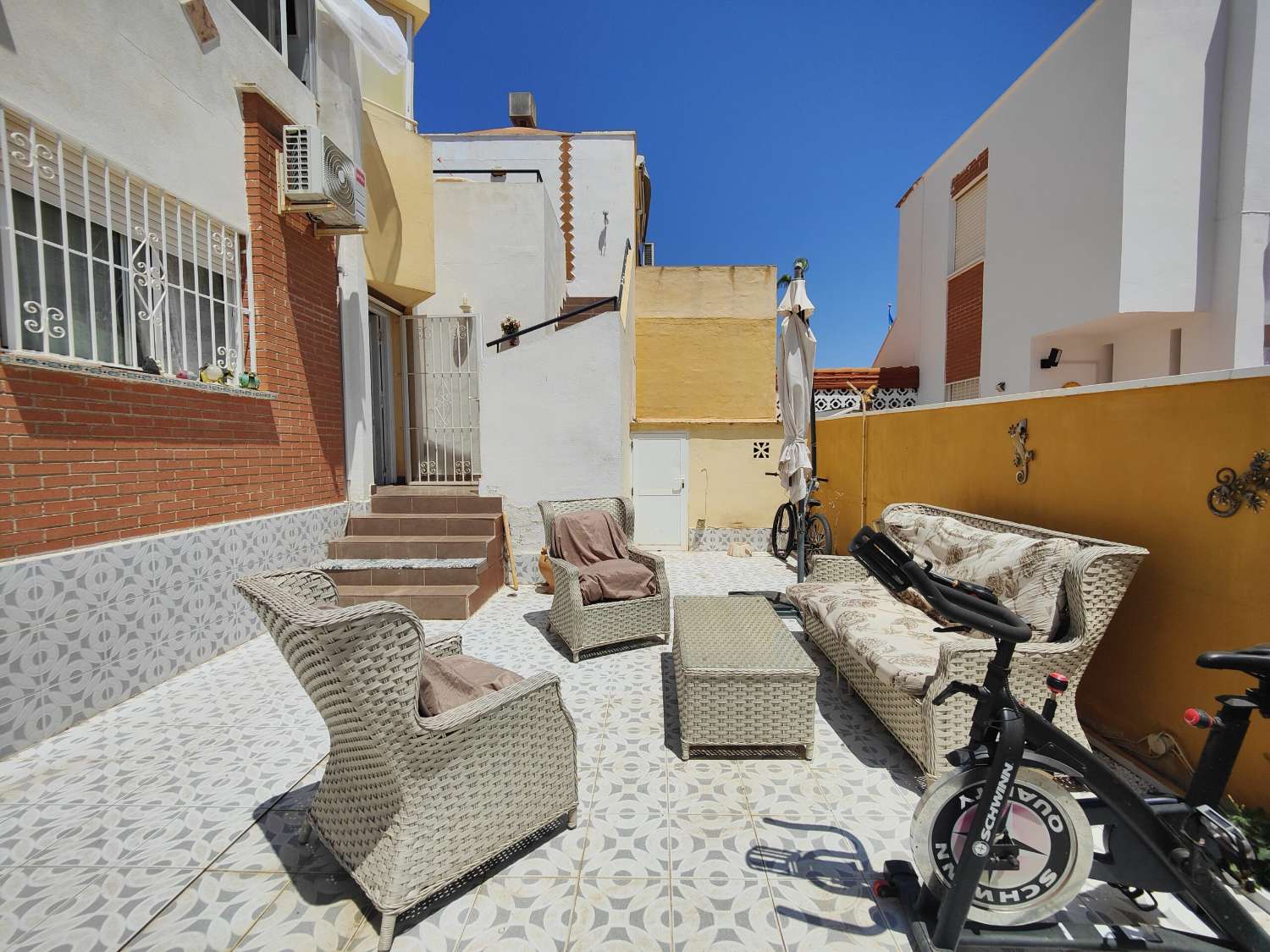 WONDERFUL SOUTH-EAST FACING TOWNHOUSE IN THE EXCLUSIVE MIRADOR DE LOS ALTOS, ORIHUELA COSTA