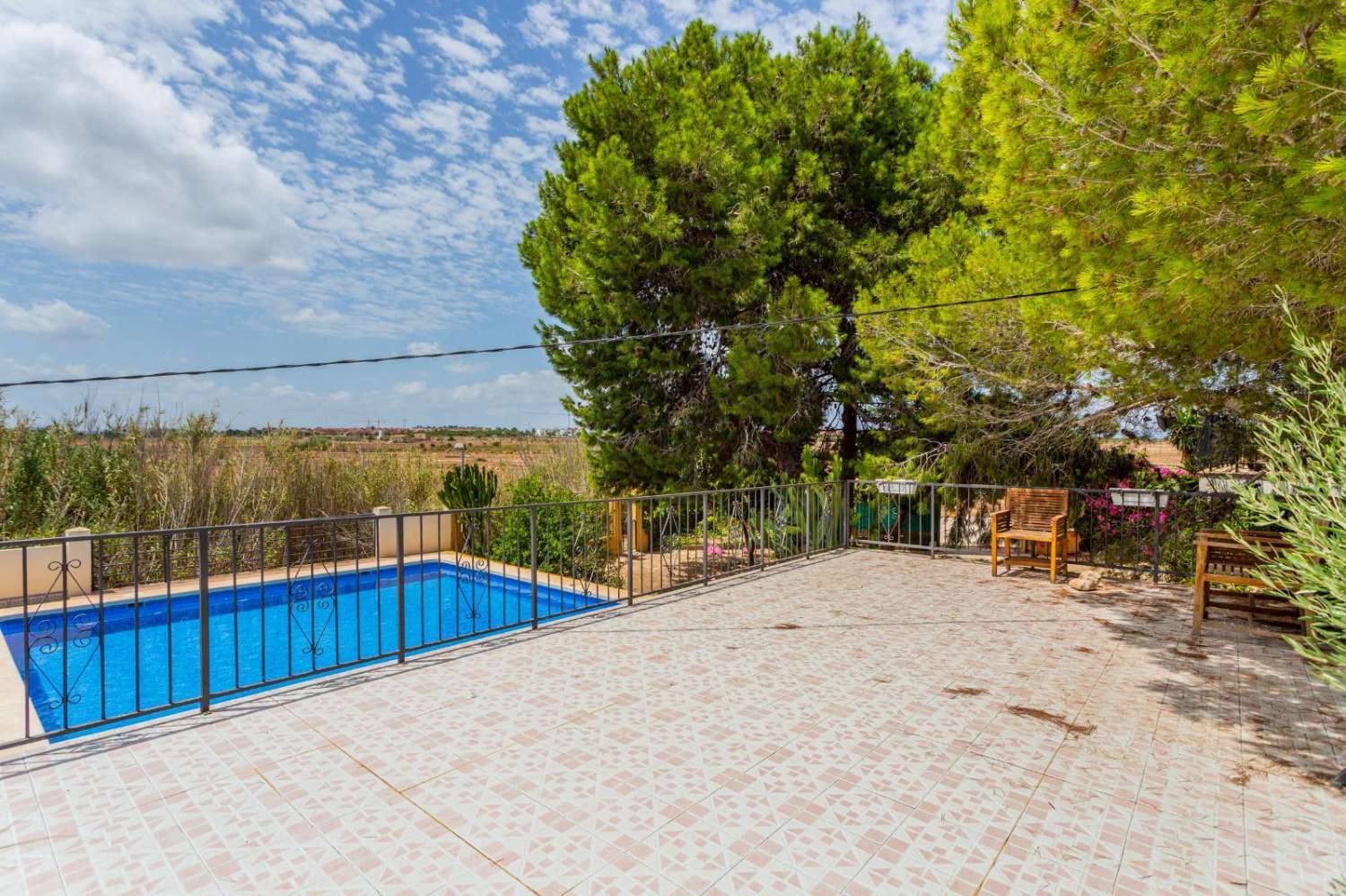 VOTRE RETRAITE DE RÊVE : FINCA RUSTIQUE SPECTACULAIRE AVEC PISCINE ET GRAND TERRAIN À LOS MONTESINOS