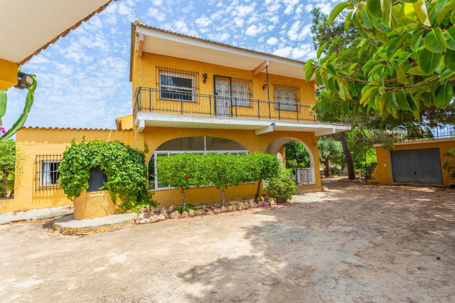 VOTRE RETRAITE DE RÊVE : FINCA RUSTIQUE SPECTACULAIRE AVEC PISCINE ET GRAND TERRAIN À LOS MONTESINOS