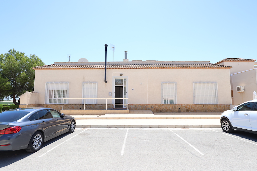 AUSGEZEICHNETE GELEGENHEIT: LÄNDLICHES HOSTEL IN SAN MIGUEL DE SALINAS MIT FREIEM BLICK!