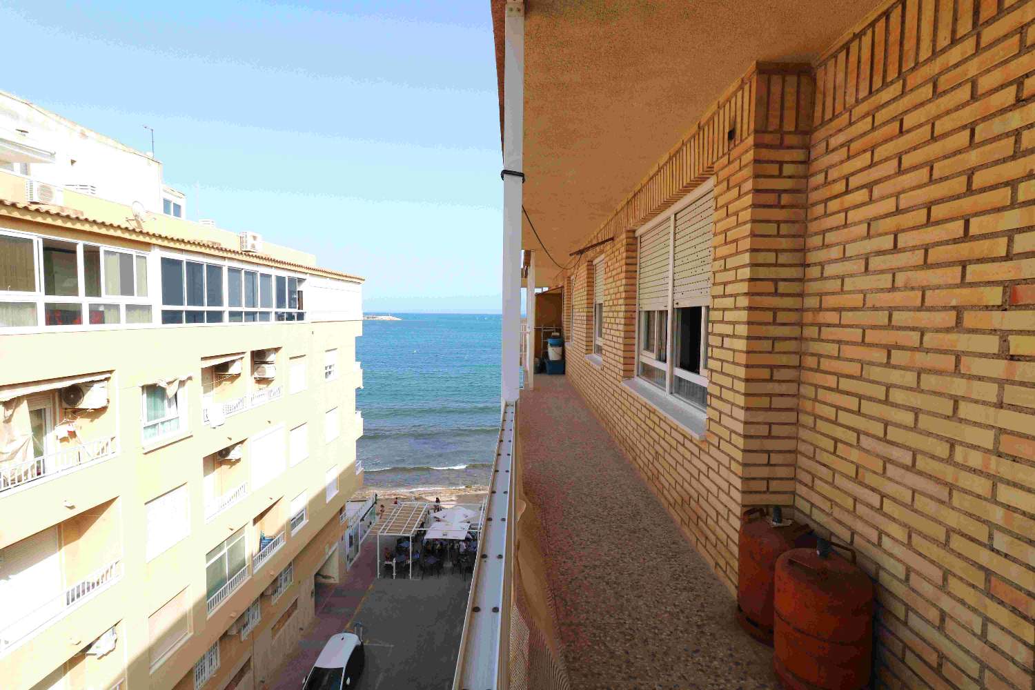 PENTHOUSE MIT HERRLICHEM MEERBLICK UND ERSTER MEERESLINIE AN DER PLAYA DE LOS NÁUFRAGOS