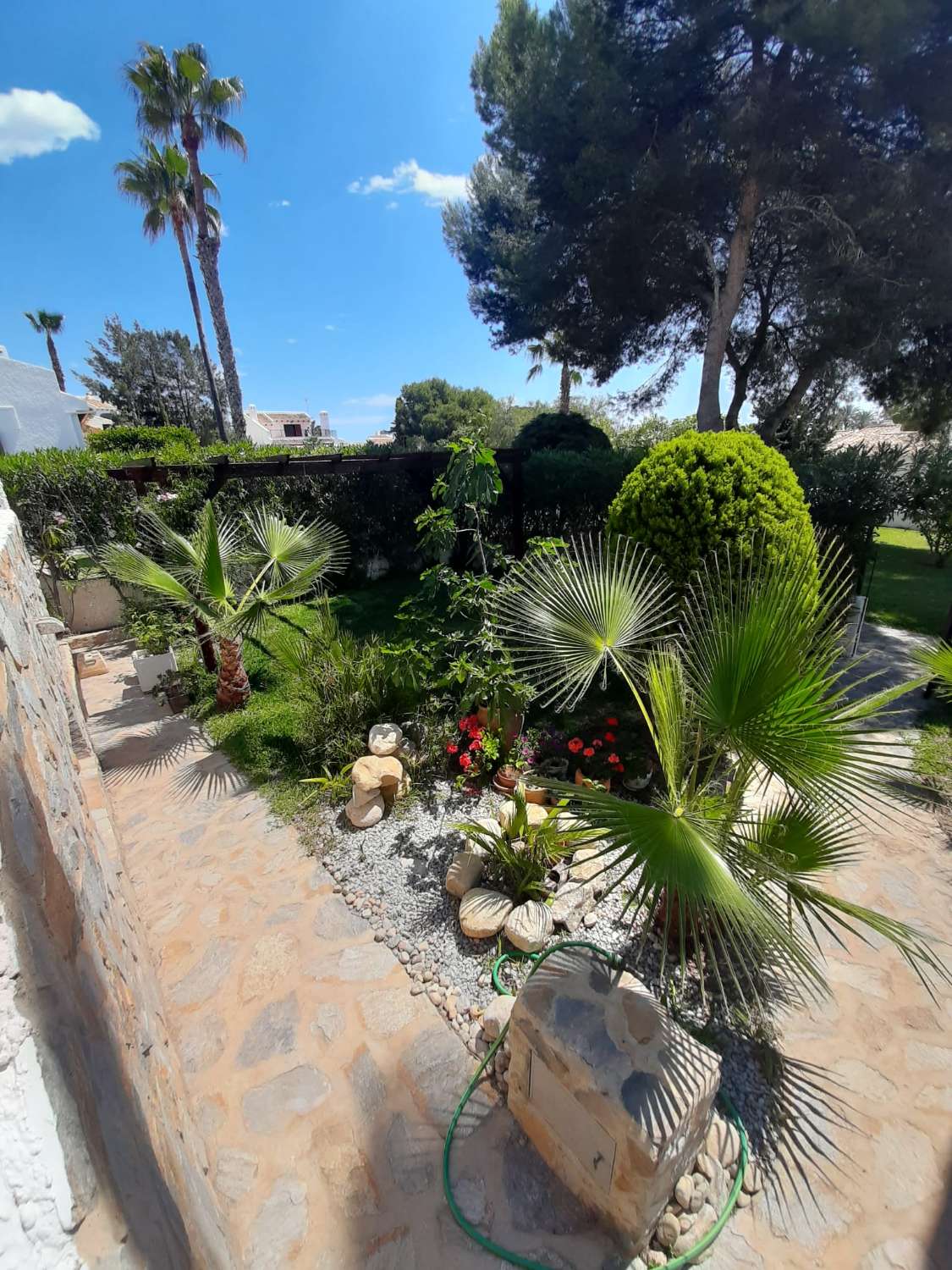 BELLE VILLA MÉDITERRANÉENNE À 400 MÈTRES DE LA PLAGE DE FLAMENCO AVEC PISCINE ET JARDINS