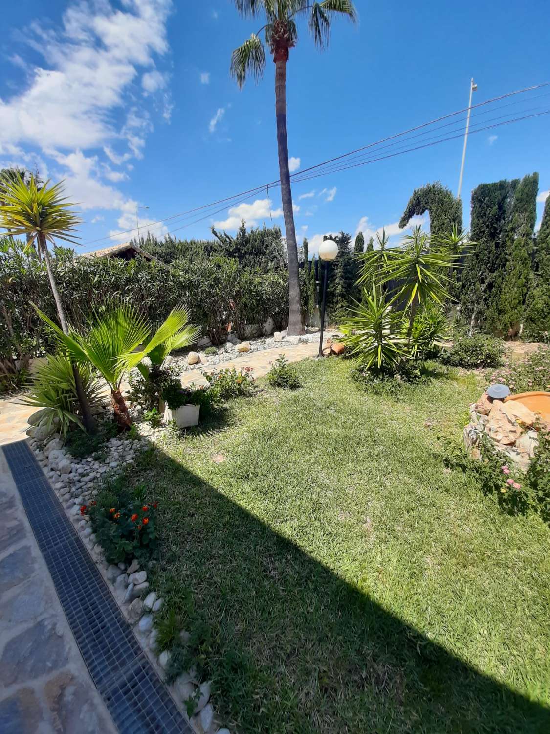 BELLE VILLA MÉDITERRANÉENNE À 400 MÈTRES DE LA PLAGE DE FLAMENCO AVEC PISCINE ET JARDINS