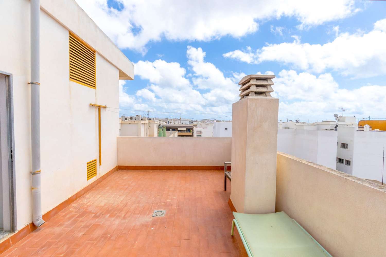 COZY APARTMENT IN THE CENTER OF TORREVIEJA, 700 METERS FROM THE MEDITERRANEAN!