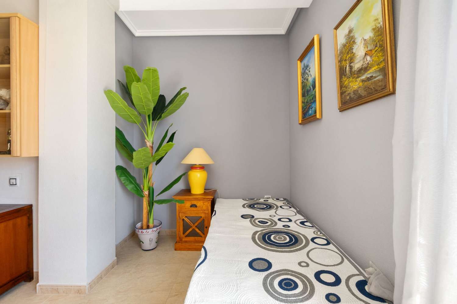 ¡ACOGEDOR APARTAMENTO EN EL CENTRO DE TORREVIEJA, A 700 METROS DEL MEDITERRÁNEO!