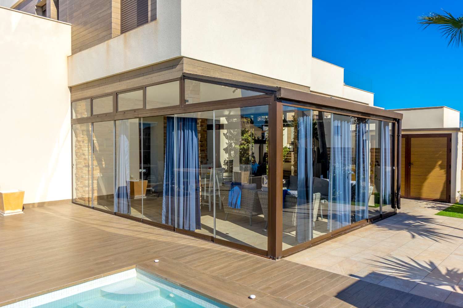 SPECTACULAIRE VILLA MODERNE À TORREVIEJA AVEC VUE PANORAMIQUE ET PISCINE PRIVÉE