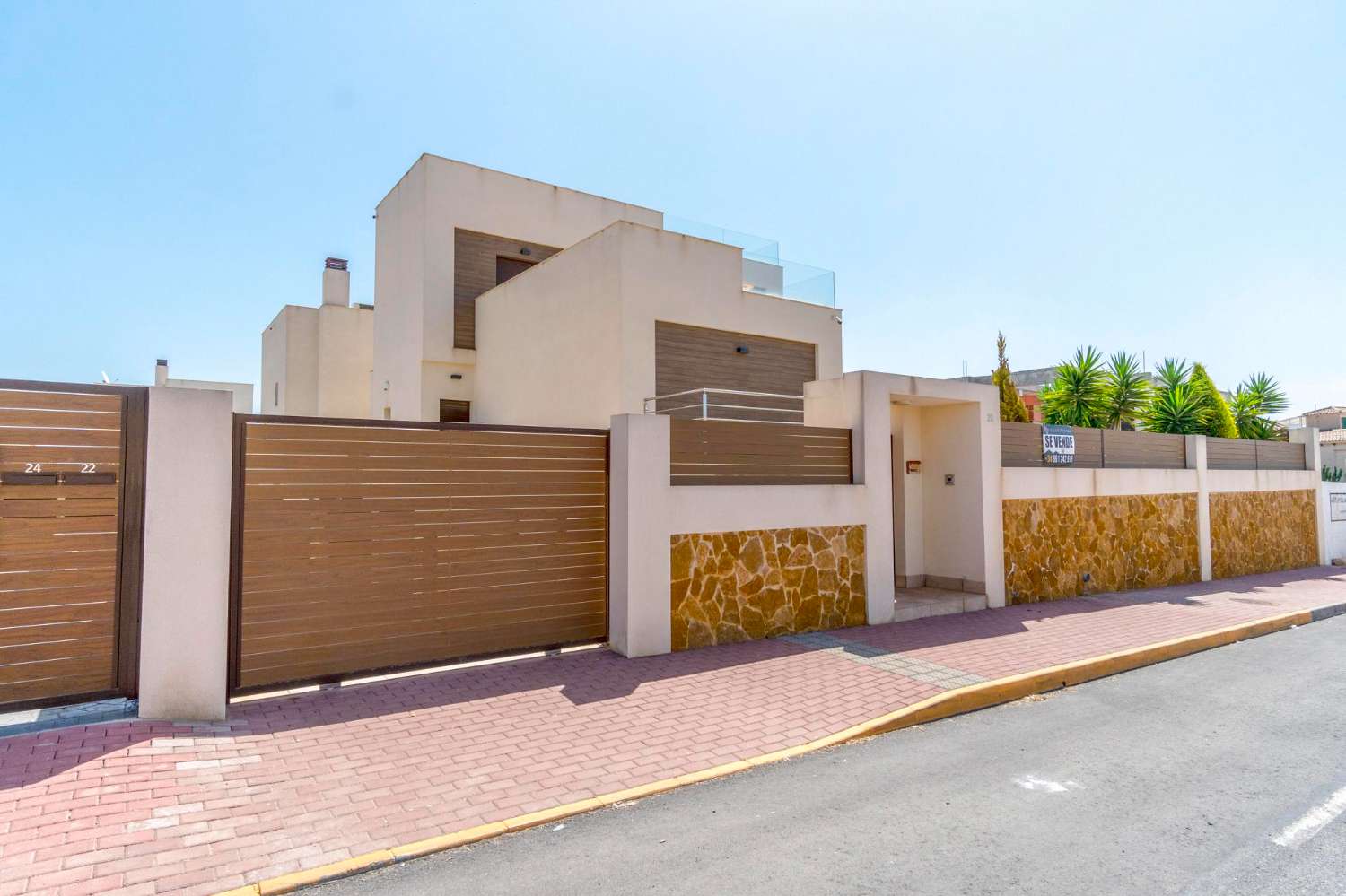 SPECTACULAR MODERN VILLA IN TORREVIEJA WITH PANORAMIC VIEWS AND PRIVATE POOL