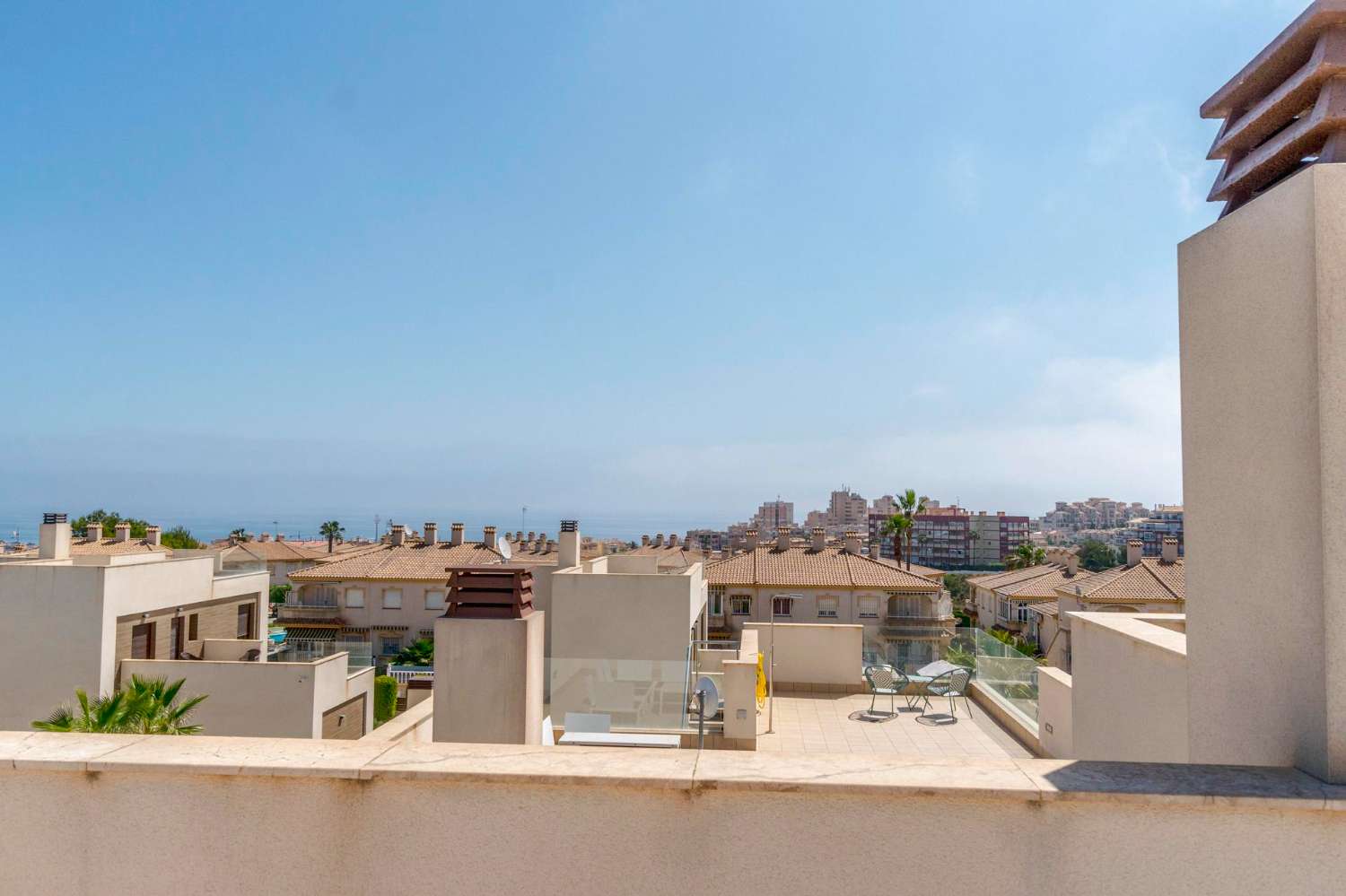 SPEKTAKULÄRE MODERNE VILLA IN TORREVIEJA MIT PANORAMABLICK UND PRIVATEM POOL