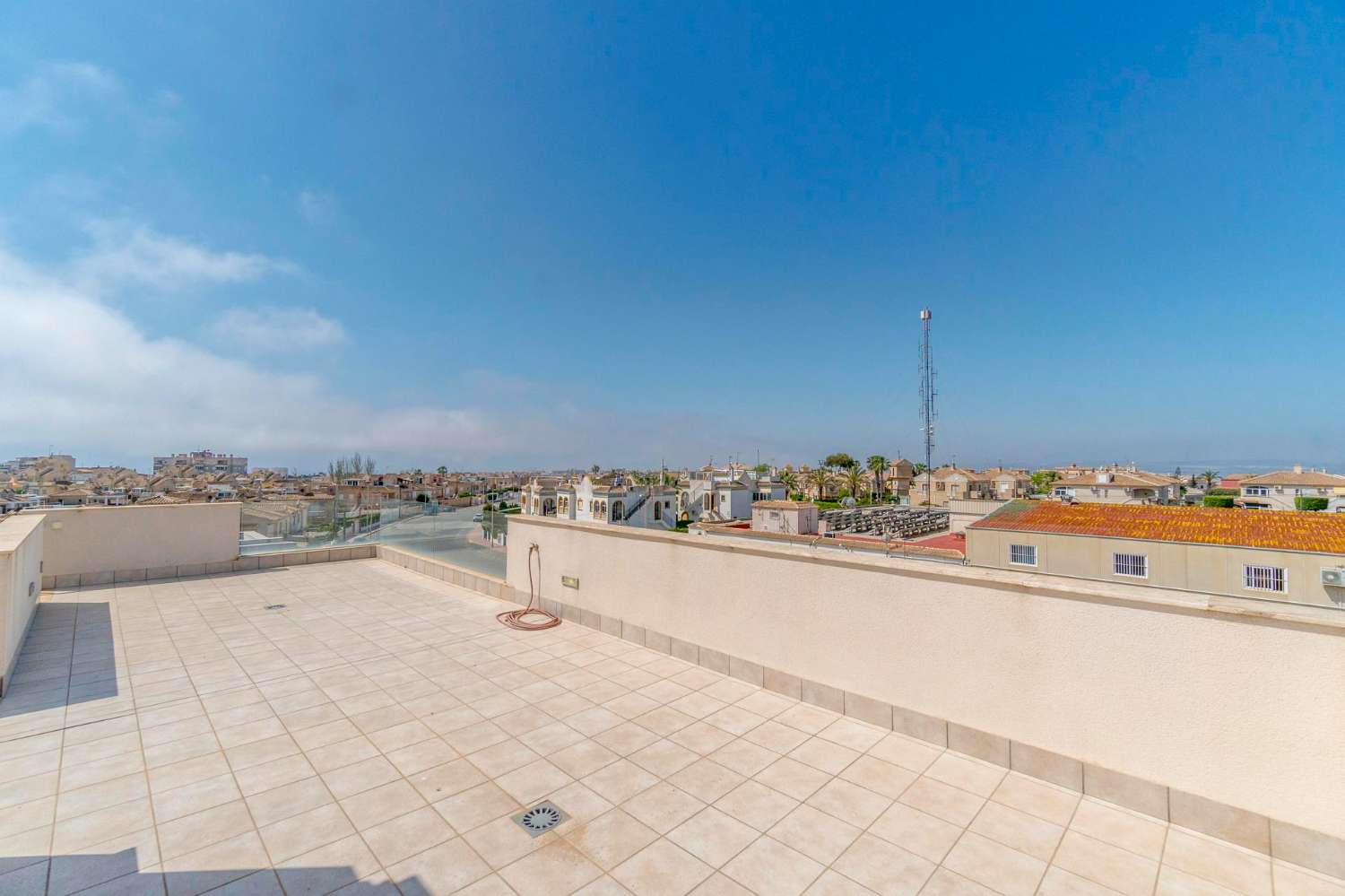 SPETTACOLARE VILLA MODERNA A TORREVIEJA CON VISTA PANORAMICA E PISCINA PRIVATA