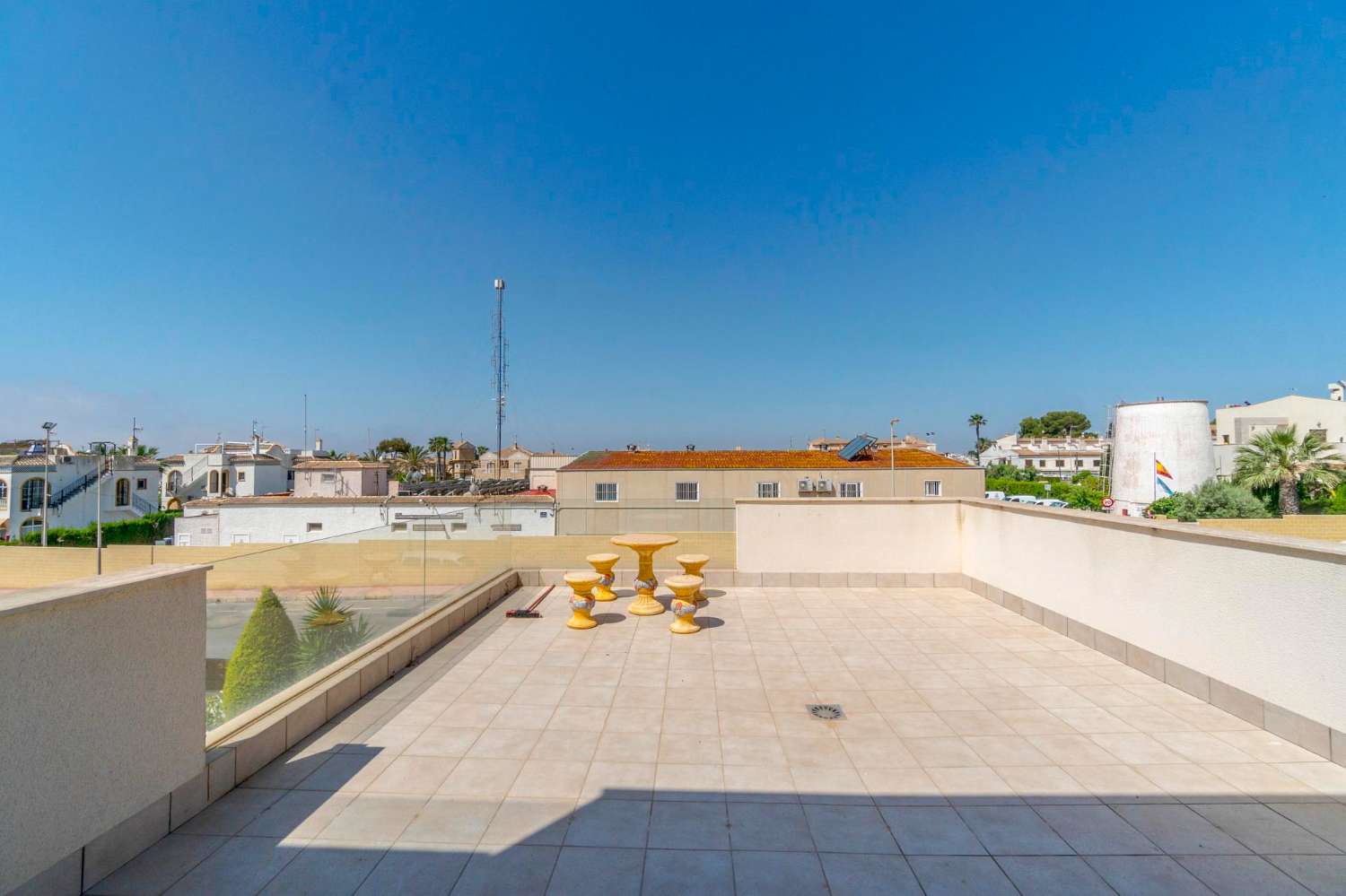 SPECTACULAIRE VILLA MODERNE À TORREVIEJA AVEC VUE PANORAMIQUE ET PISCINE PRIVÉE