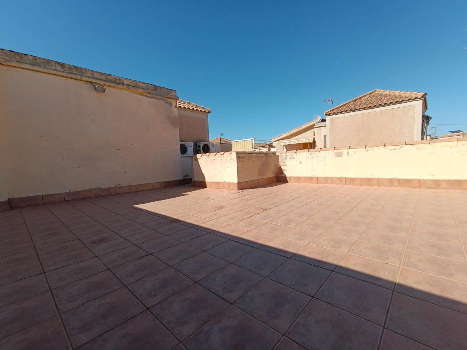 CORNER TOWNHOUSE WITH GARDEN, SOLARIUM AND POOL IN JARDÍN DEL MAR III, NEXT TO C.C. HABANERAS