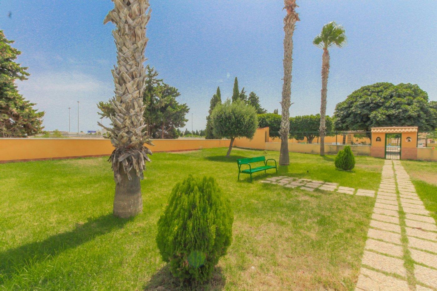 CORNER TOWNHOUSE WITH GARDEN, SOLARIUM AND POOL IN JARDÍN DEL MAR III, NEXT TO C.C. HABANERAS