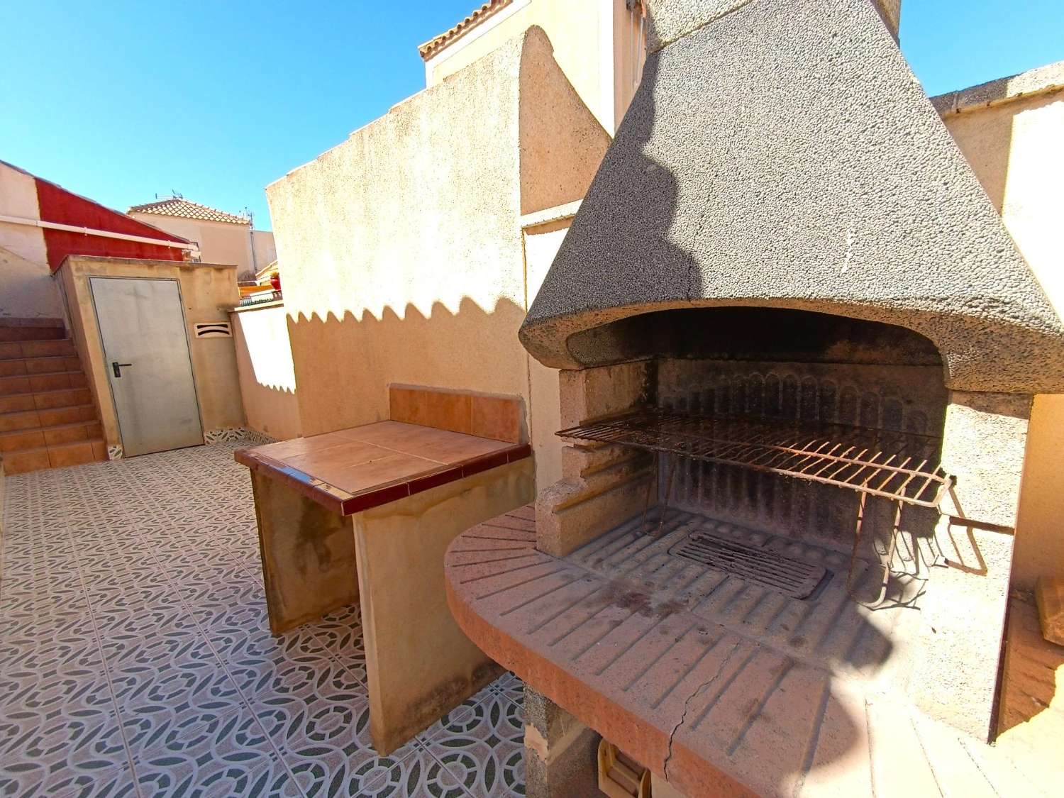 CASA A SCHIERA D'ANGOLO CON GIARDINO, SOLARIUM E PISCINA NEL JARDÍN DEL MAR III, VICINO A C.C. HABANERAS